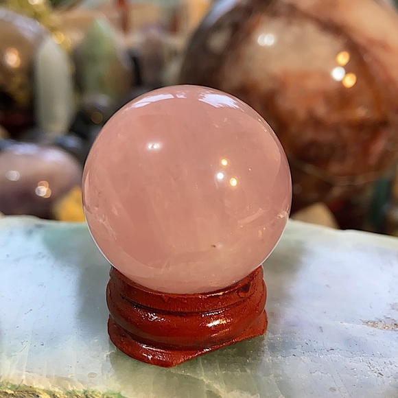 🔥SALE🔥 Star Rose Quartz Crystal Mini Sphere With Sparkles And Rainbows! - Picture 4 of 5
